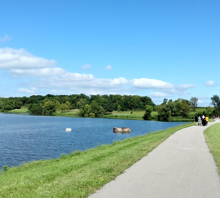 louisburg-city-lake-ron-weers-park-photo